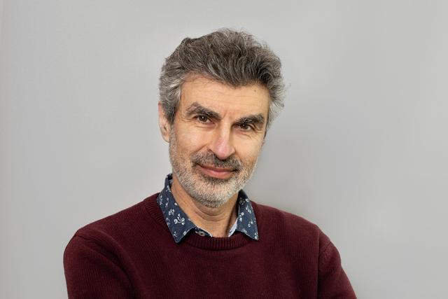 对话图灵奖得主、“AI教父”Yoshua Bengio：AI安全不能靠企业“自觉”，防范AI失控需要类似核武器监管的国际条约