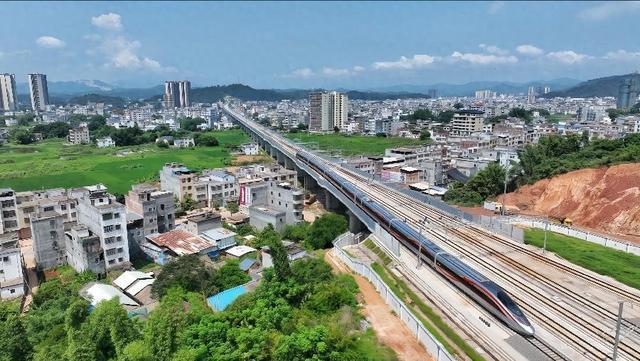 梅龙高铁开通后 梅州至广深地区通行时间更短、旅客花费更少