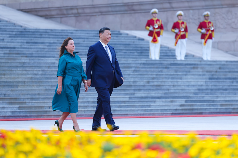 习近平同秘鲁总统博鲁阿尔特会谈__中国政府网