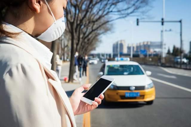 这座城市出租车，竟然自发降价