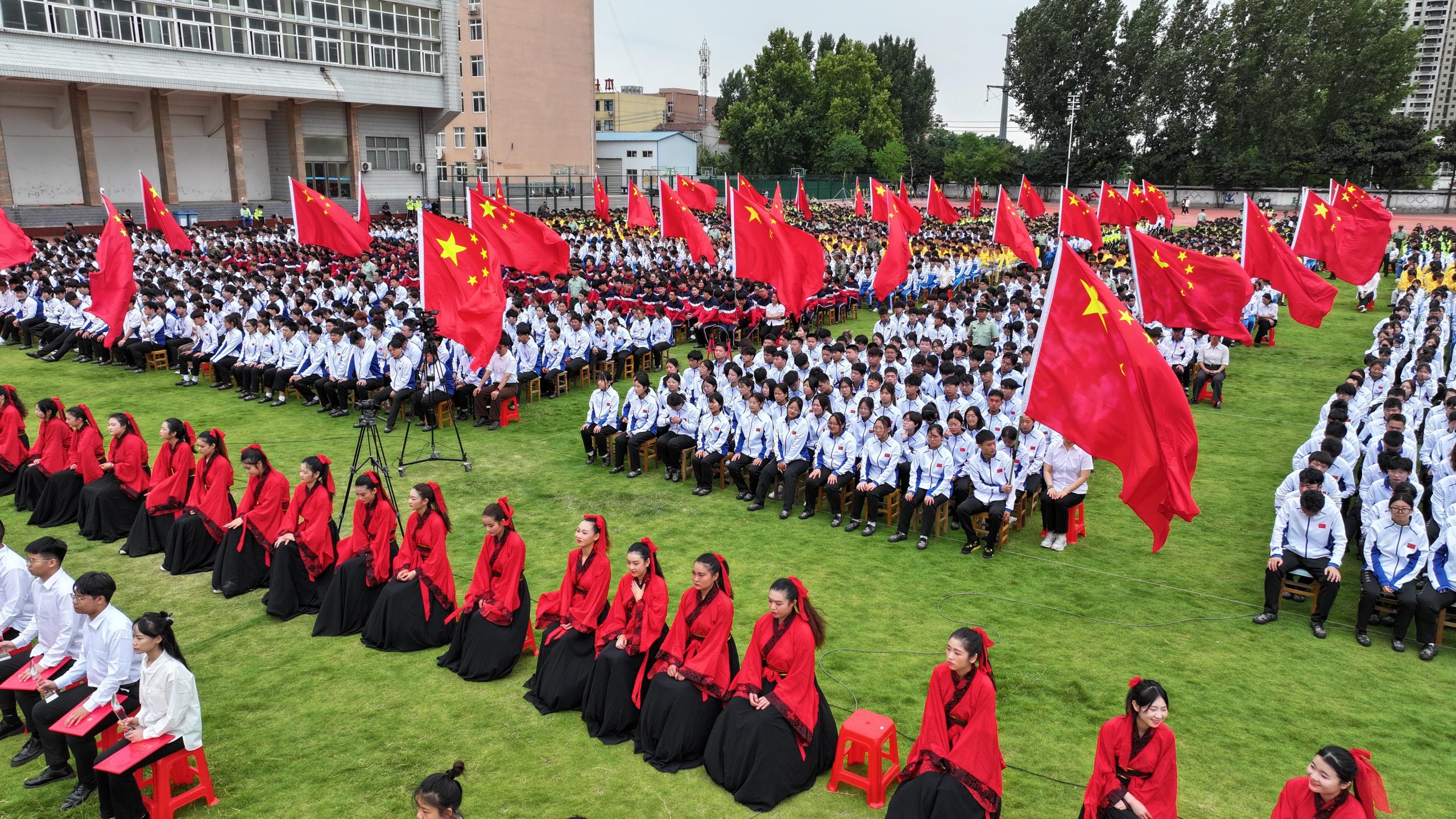 大一新生开学 院士来上“第一课”-梵星网