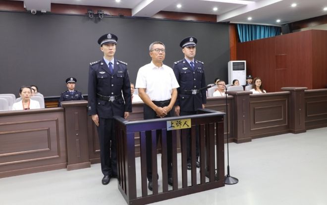 涉案30亿余元，“巨贪”李建平被执行死刑，他都犯了什么罪？